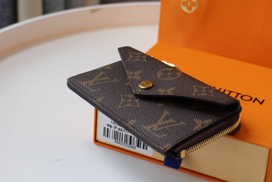 Louis Vuitton Etui Voyage Wallet Brown – Fapert